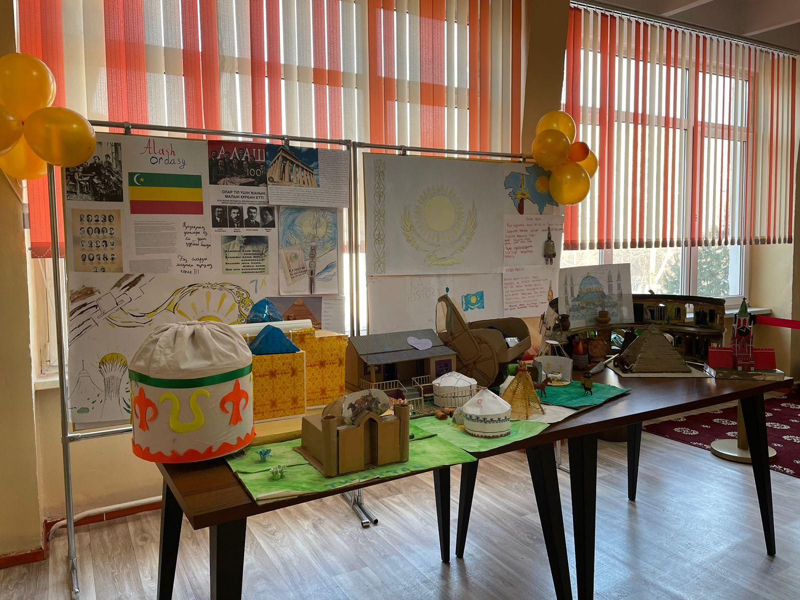 №126 мамандандырылған лицейде 13.12.2022 жылы  ,,Тәуелсіз елдің ұрпағымыз” ҚР Тәуелсіздігінің 31 жылдық мерей тойына орай  ашық сынып сағаттары өткізілді. Еліміз аман, жұртымыз тыныш болсын.
