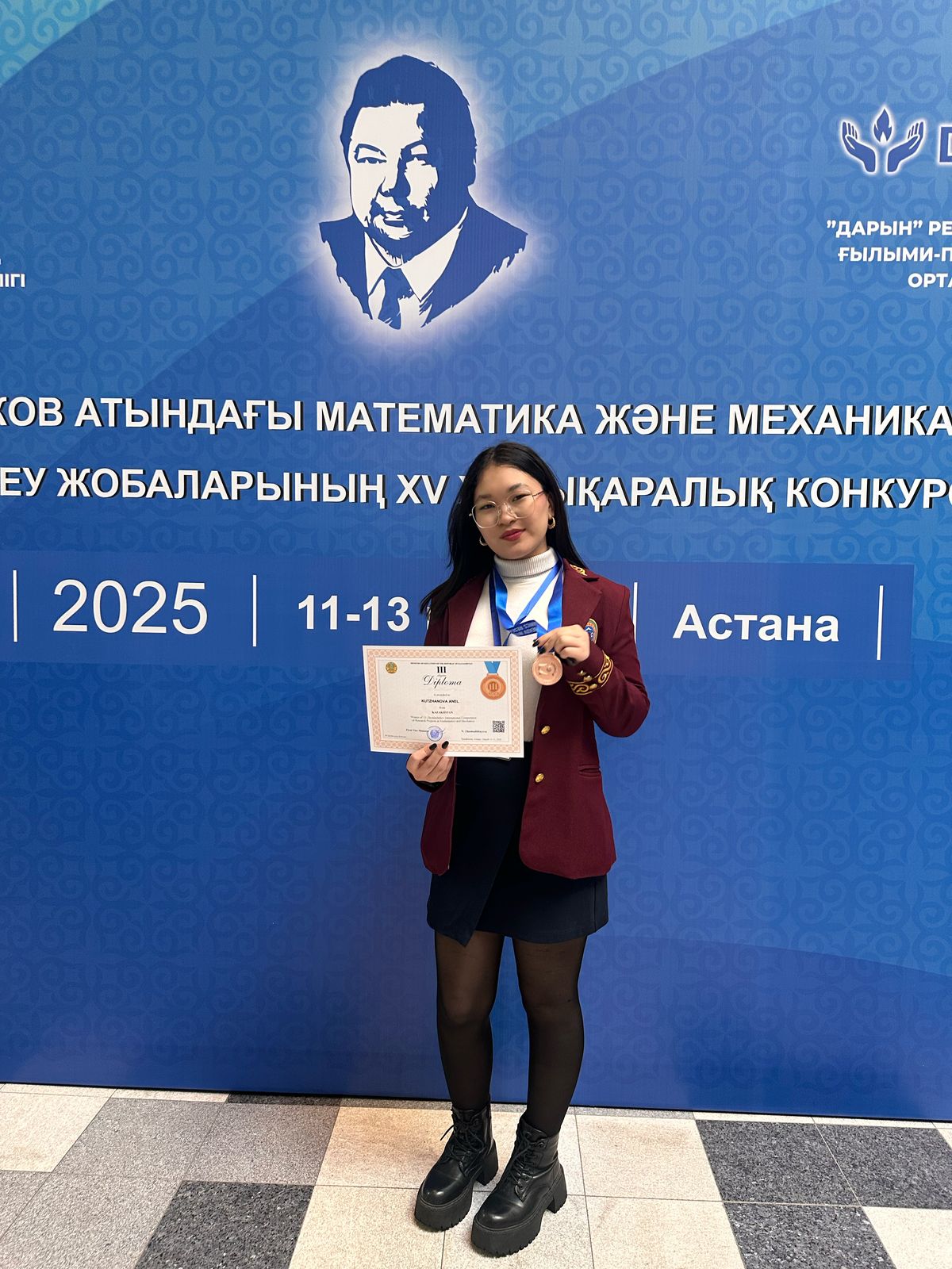 Ө. Жолдасбеков атындағы 11 сынып оқушыларына арналған математика және механика бойынша зерттеу жобаларының халықаралық конкурсында Кутжанова Анель жүлделі III орын иеленді. Құттықтаймыз!!!
