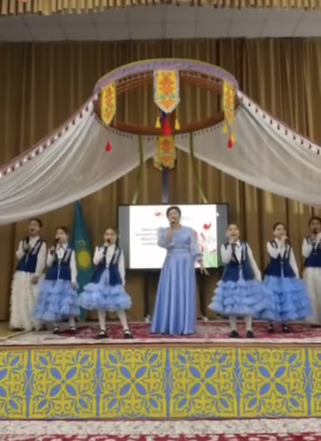 "8 - Наурыз Халықаралық әйелдер мерекесімен құттықтаймыз"