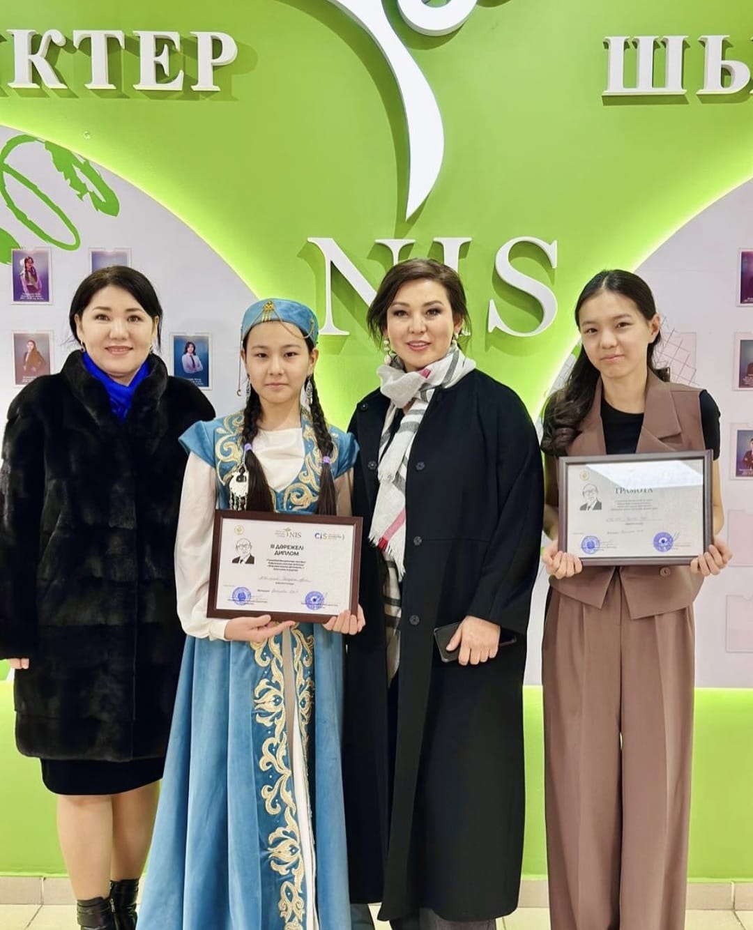 "Тұманбай Молдағалиев оқулары" байқауының қалалық кезеңінде "Әнін мені алысқа жетелерсің" бағыты бойынша жүлделі III орын жеңімпазы Тоқтархан Адияны құттықтаймыз!!!