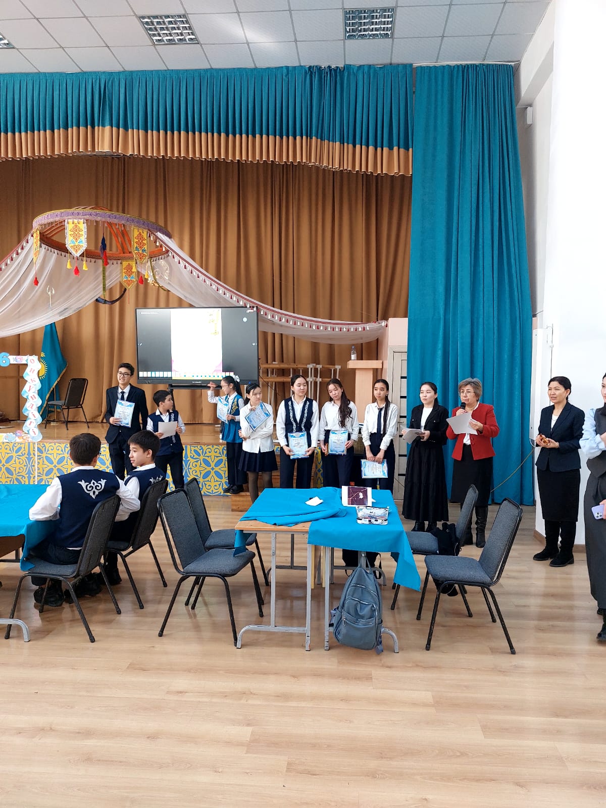 Математика кафедрасының онкүндігінің жабылу салтанаты 8 сыныптар арасында “Математика мейрамханасы” сайысы өткізілді.